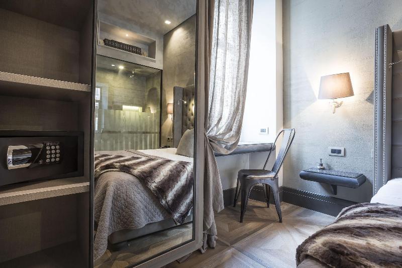 Forvm Boutique Hotel Trieste Esterno foto