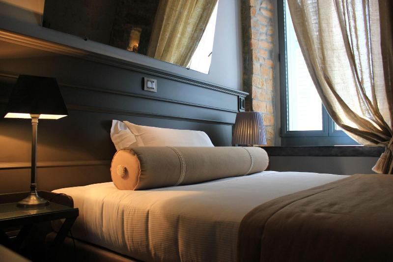 Forvm Boutique Hotel Trieste Esterno foto