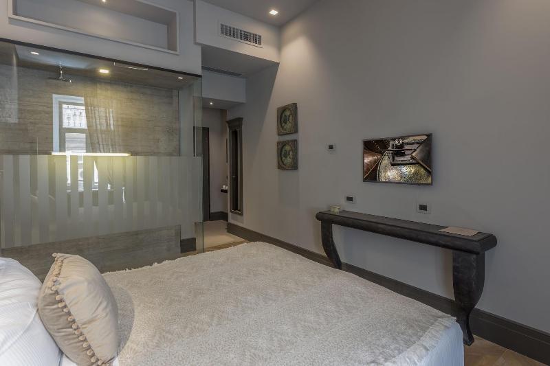 Forvm Boutique Hotel Trieste Esterno foto
