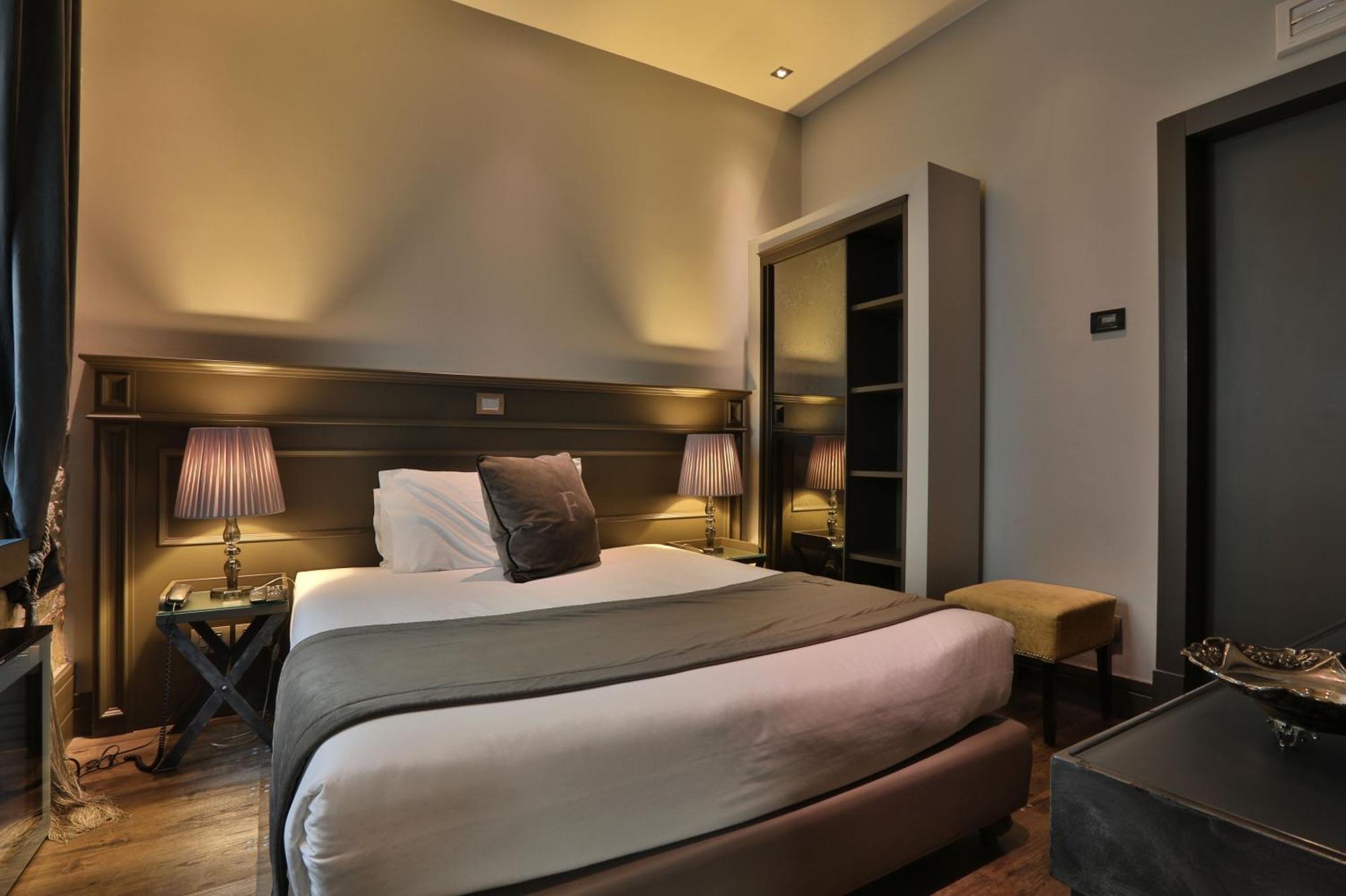 Forvm Boutique Hotel Trieste Esterno foto