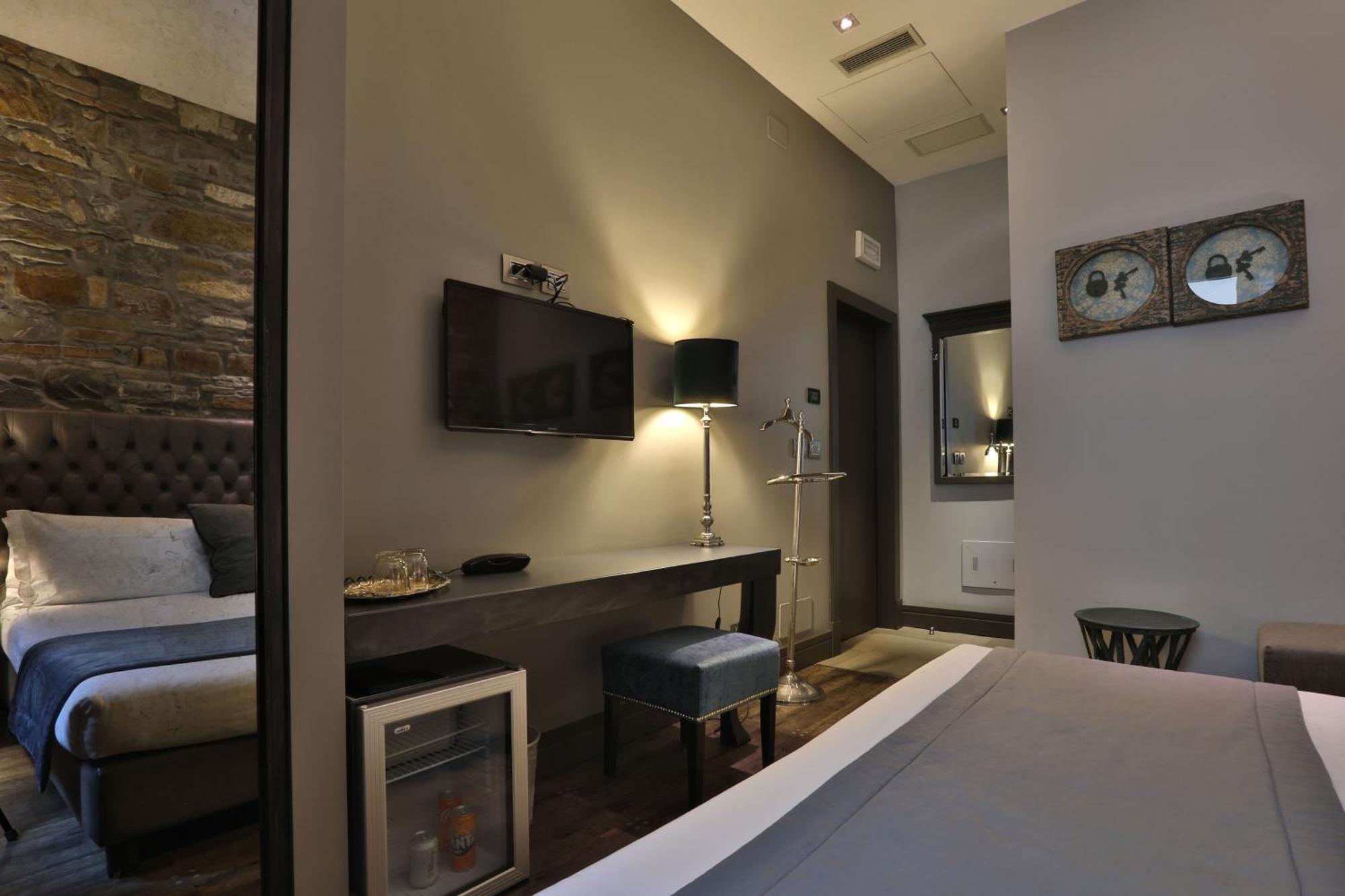 Forvm Boutique Hotel Trieste Esterno foto