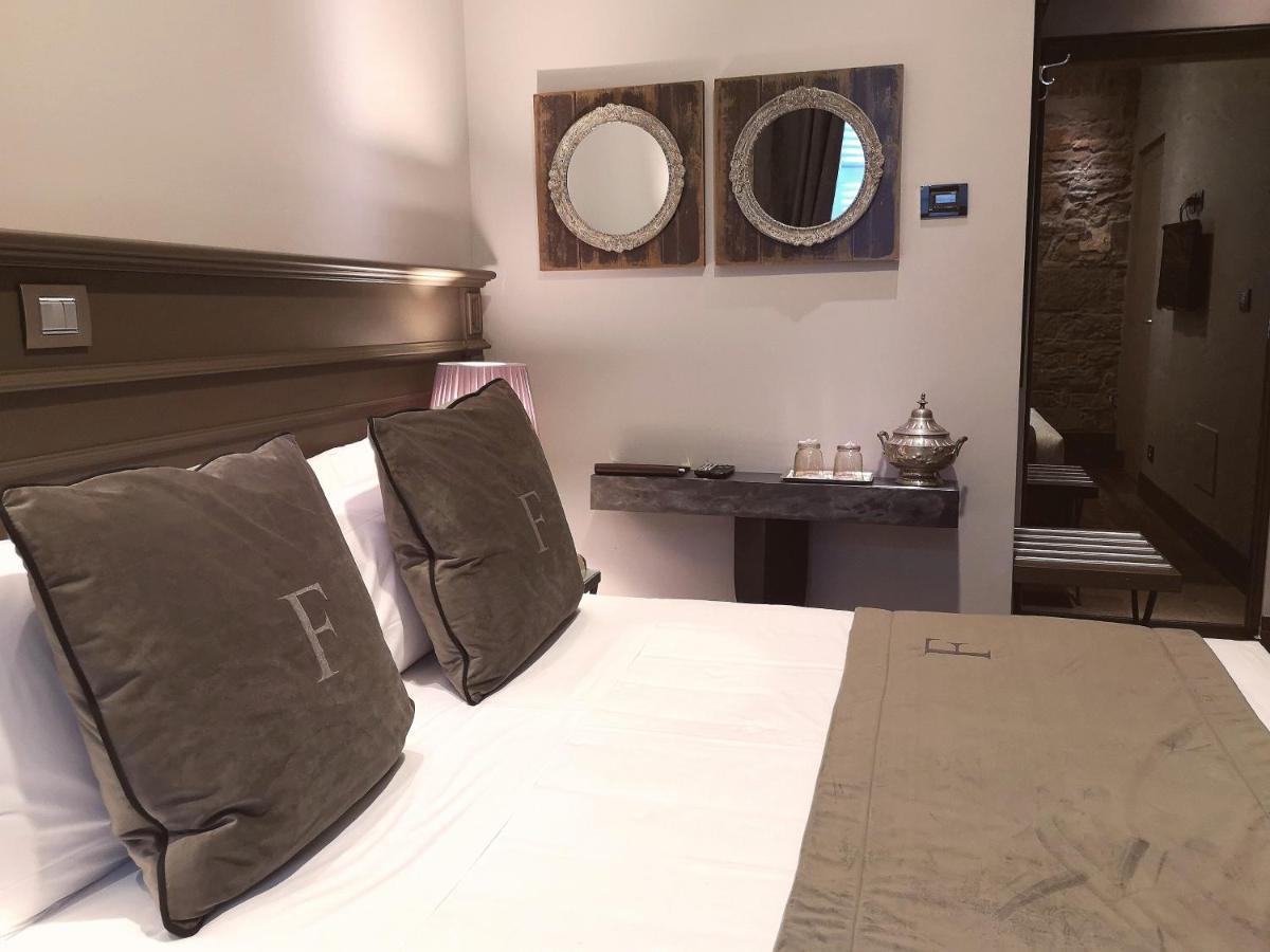 Forvm Boutique Hotel Trieste Esterno foto