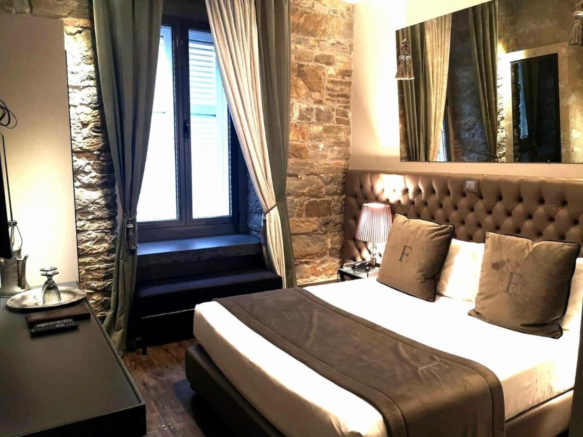 Forvm Boutique Hotel Trieste Esterno foto